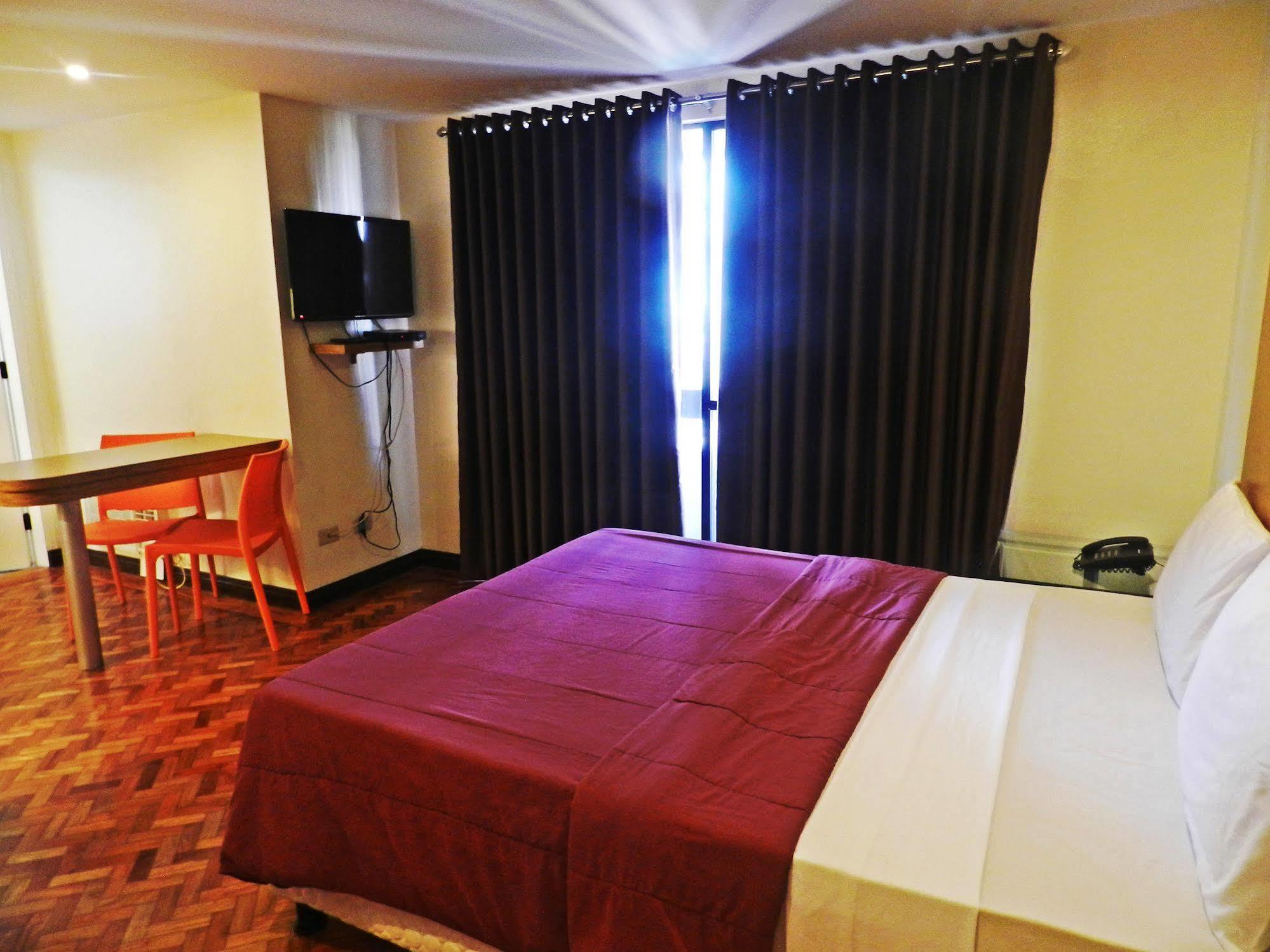 Salcedo Suites Makati City Exterior photo