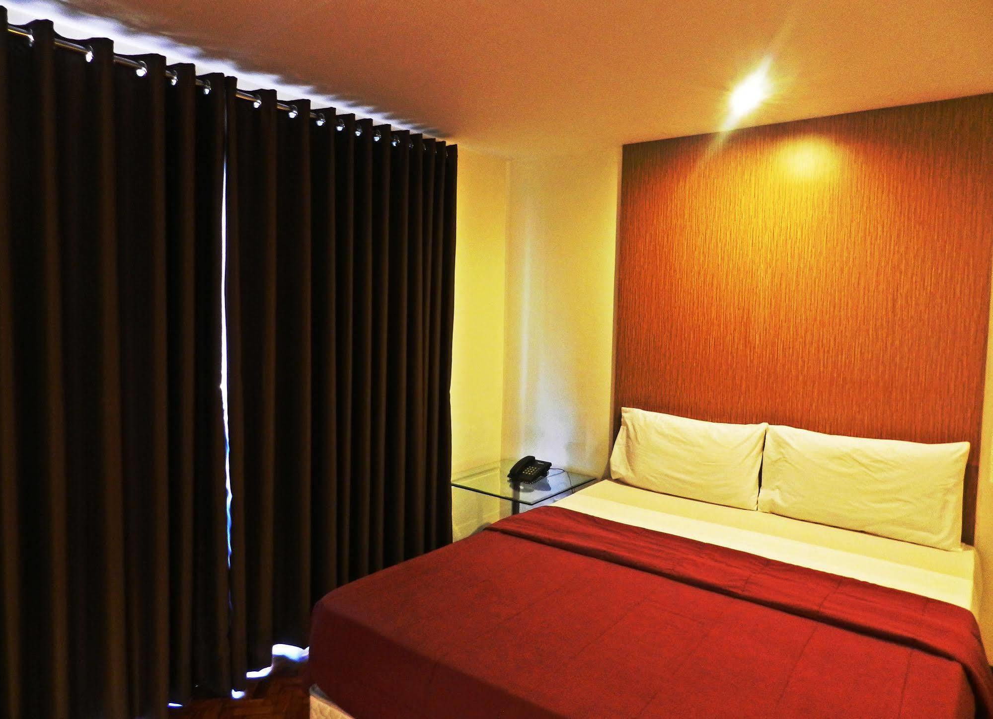 Salcedo Suites Makati City Exterior photo
